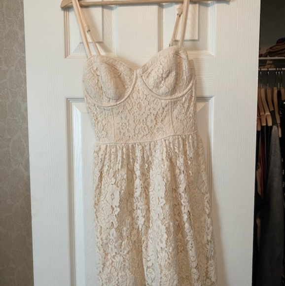 Abercrombie dress - Picture 1 of 3